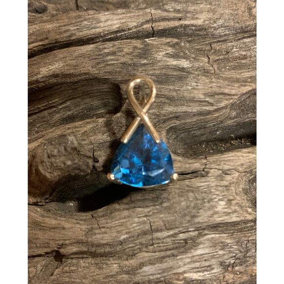 14K Gold Trillion Cut Blue Topaz Pendant - Picture 3 of 6